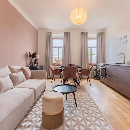 City Lounge Appartement Am Hauptbahnhof Sankt Poelten Kültér fotó