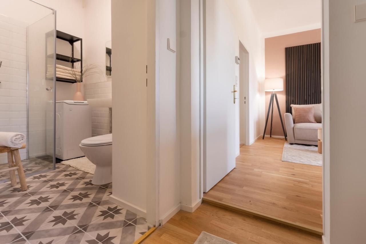 City Lounge Appartement Am Hauptbahnhof Sankt Poelten Kültér fotó