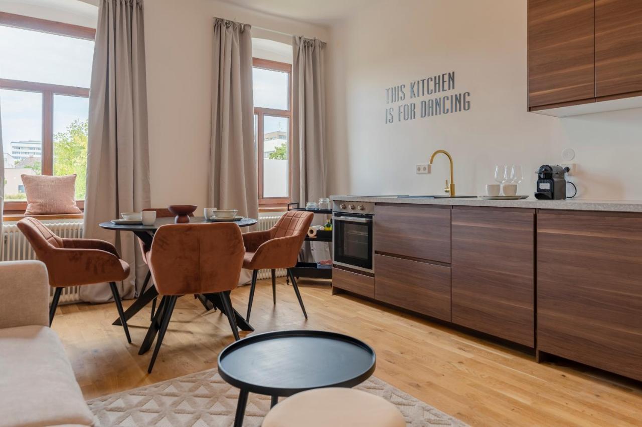 City Lounge Appartement Am Hauptbahnhof Sankt Poelten Kültér fotó