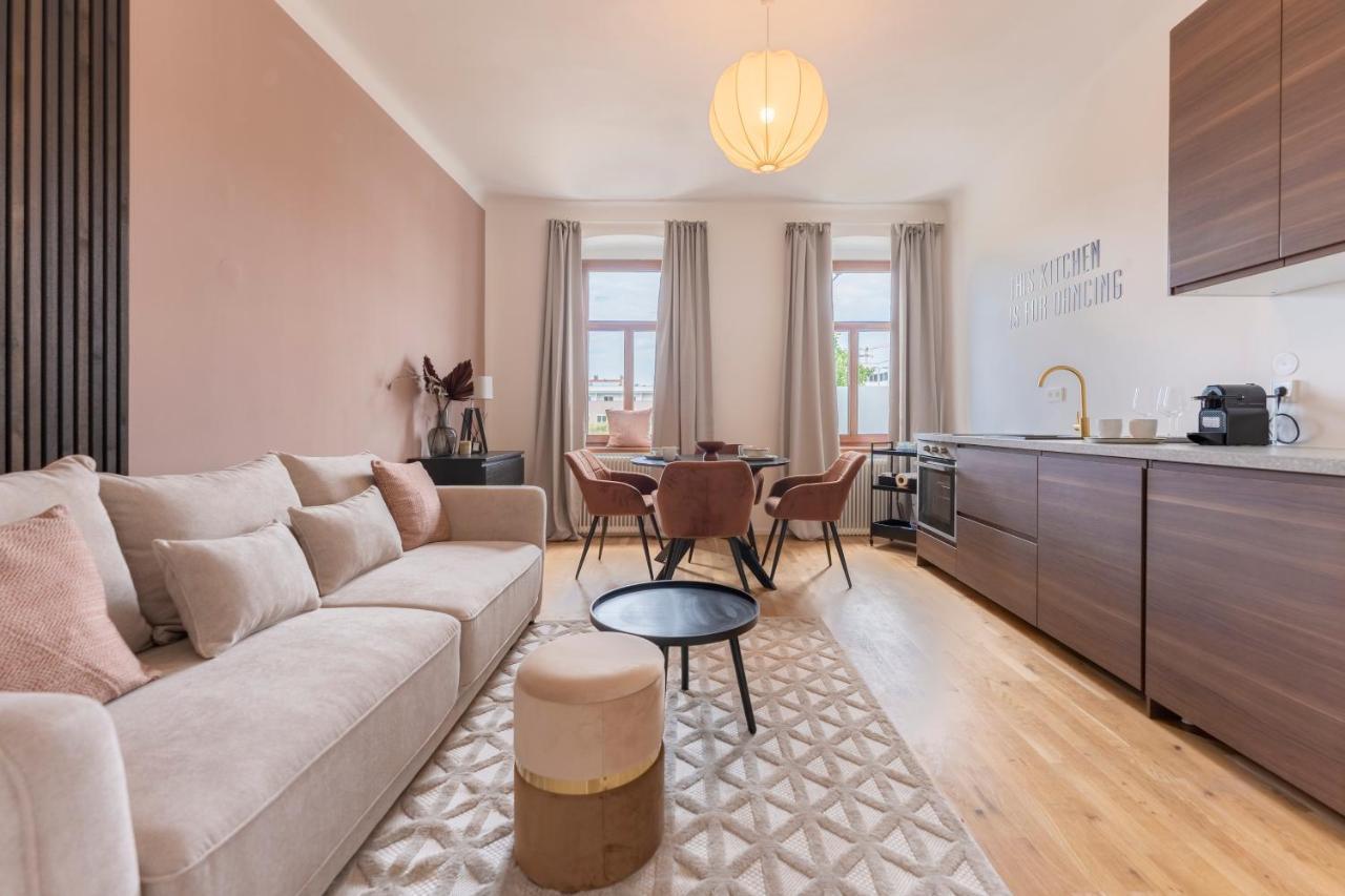 City Lounge Appartement Am Hauptbahnhof Sankt Poelten Kültér fotó