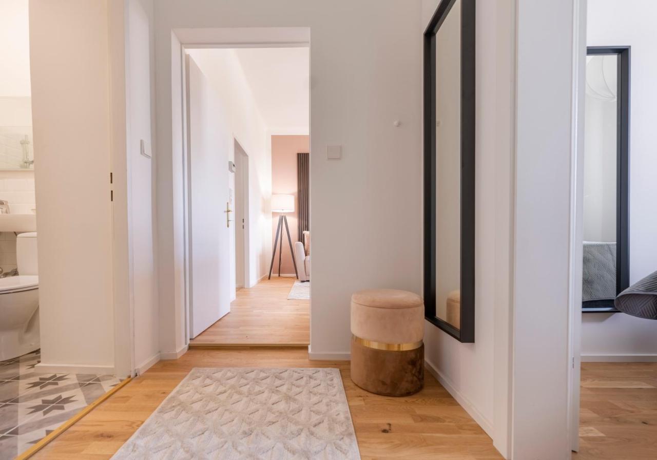 City Lounge Appartement Am Hauptbahnhof Sankt Poelten Kültér fotó